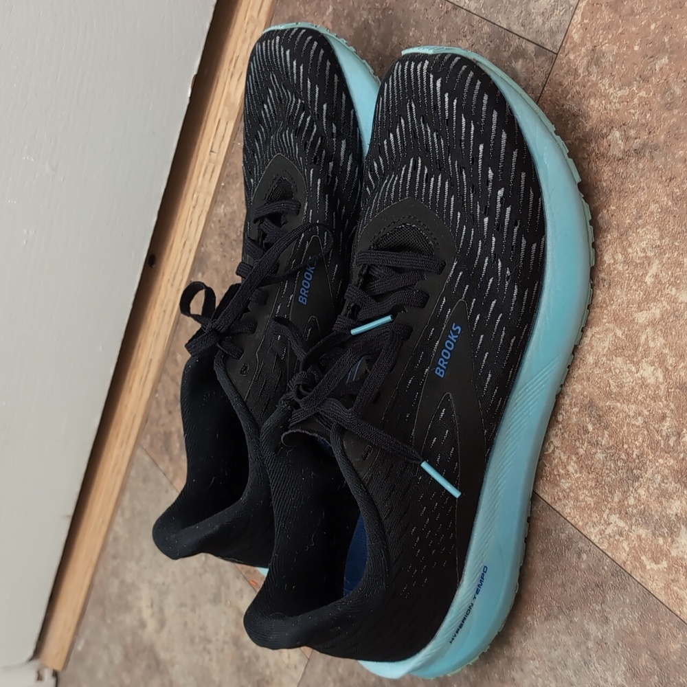 Brooks Hyperion Tempo Black and Aqua Running Shoes Size 9.5